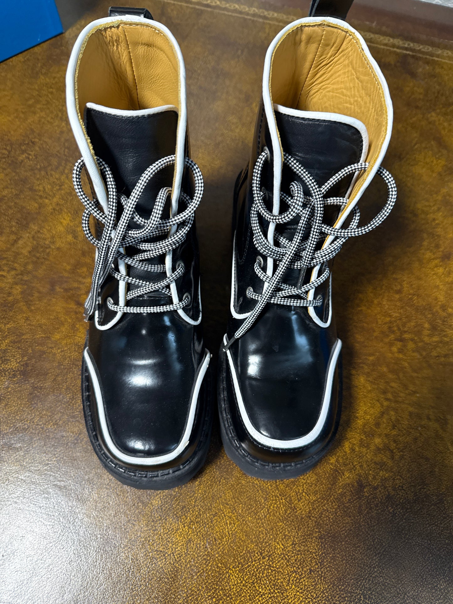REVNA - John Fluevog