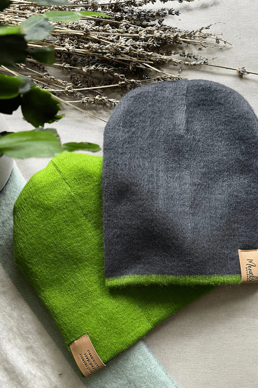 MINECRAFT GREEN & GREY REVERSIBLE ALPACA BEANIE