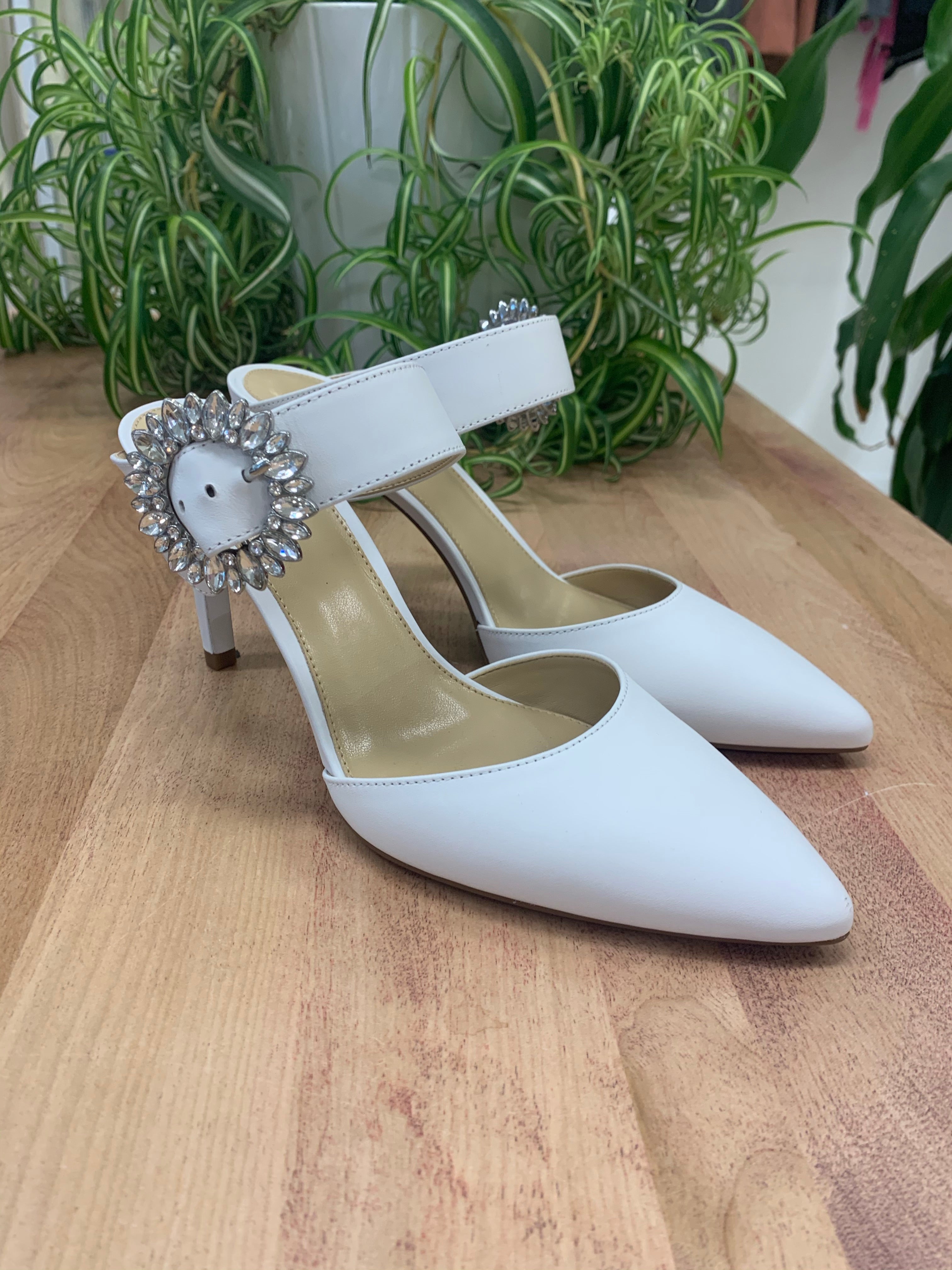 Viola Flex Closed Toe Mules Optic White – ZÖE SHOES OBJECTS