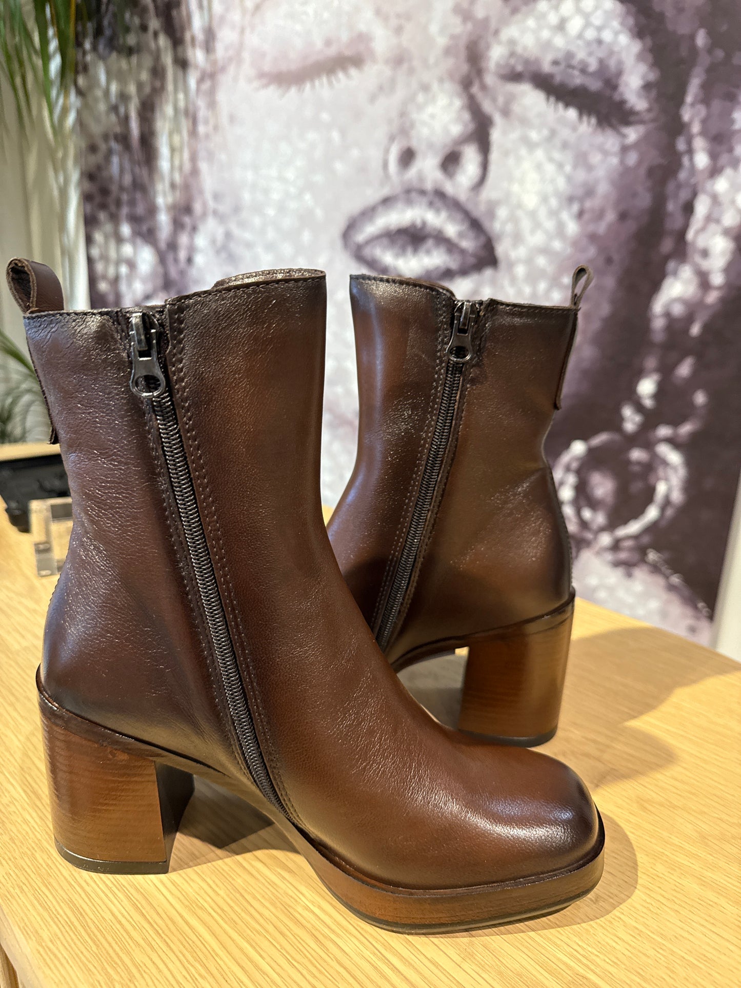 MJUS P96212 Chocolate Mid Calf Boot