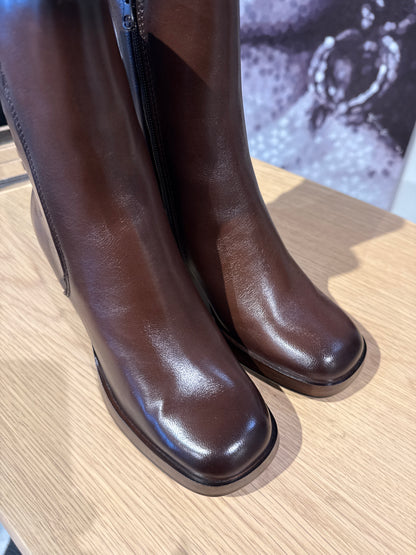 MJUS P96212 Chocolate Mid Calf Boot