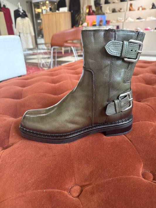 MJUS L93203 Fata
