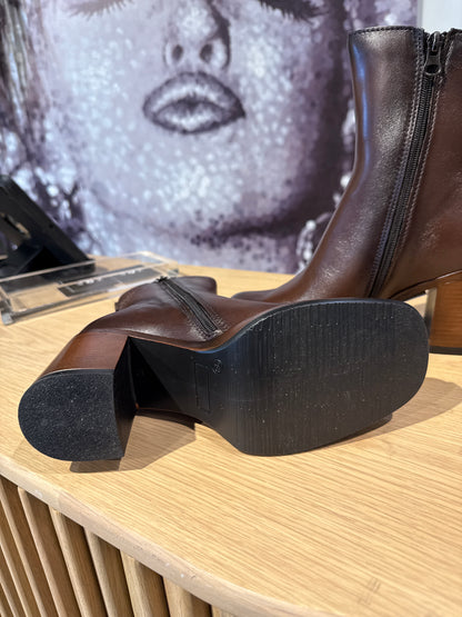 MJUS P96212 Chocolate Mid Calf Boot