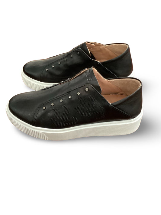 MJUS - Classic Black Leather Slip On Sneaker