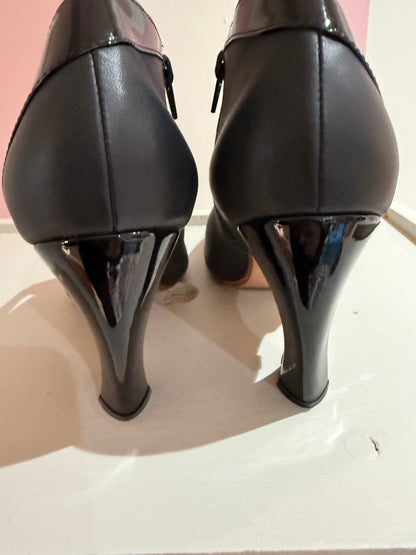 John Fluevog Sashay