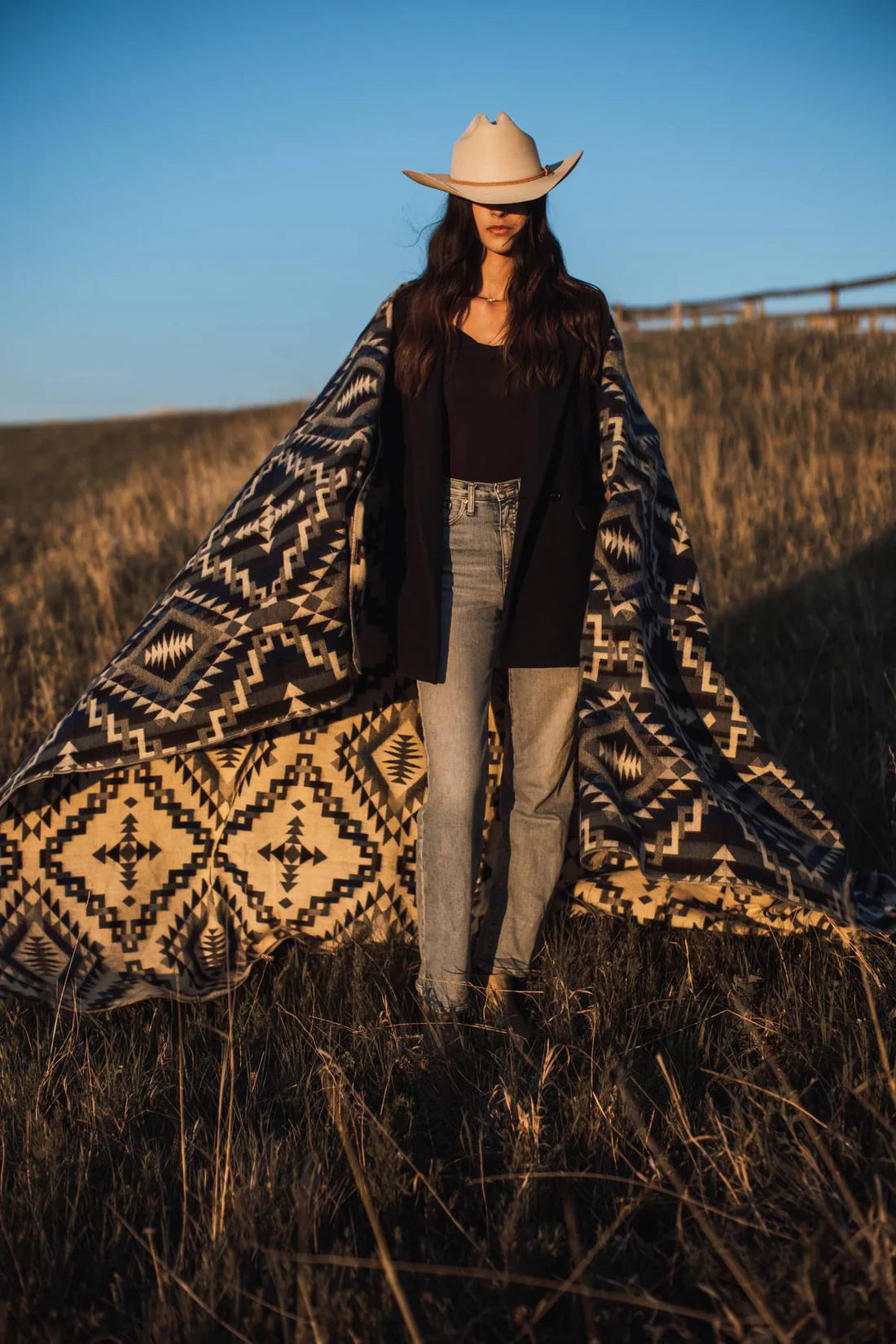 MIDNIGHT MESA LARGE ALPACA BLANKET