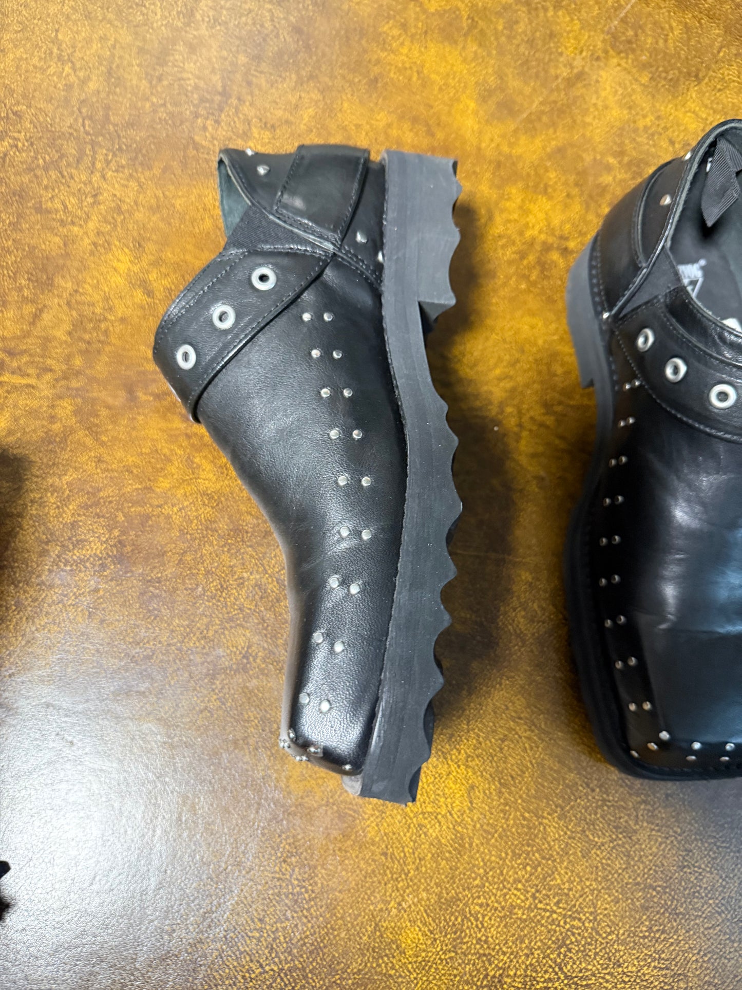 FOYT - Men Size 6 / Women 8.6