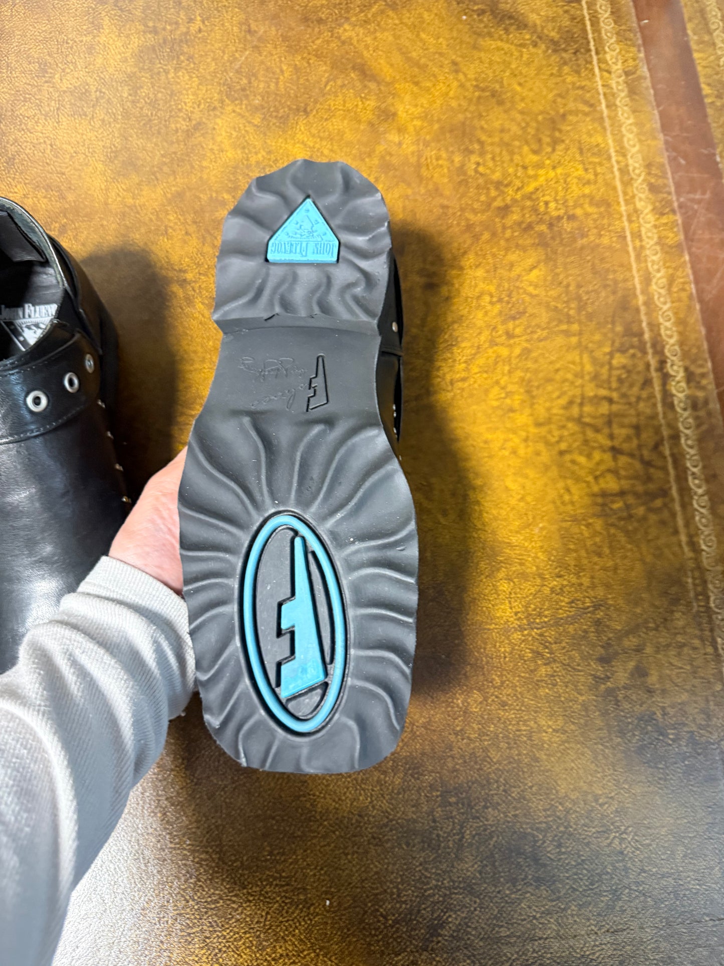 FOYT - Men Size 6 / Women 8.6